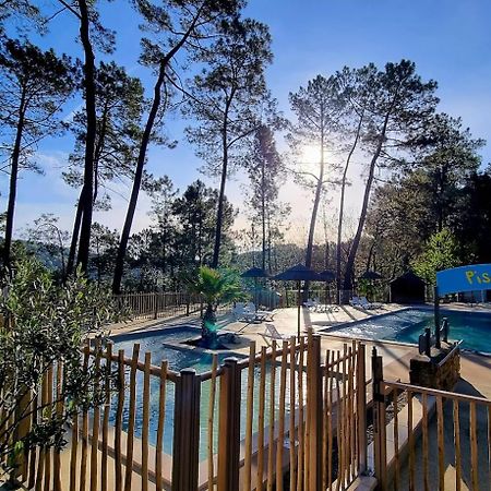 Village De Chalets Joyeuse Bagian luar foto