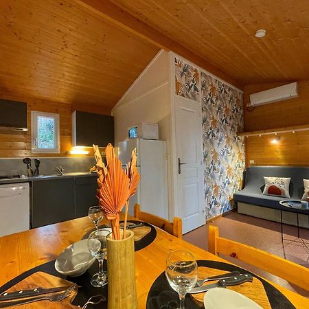 Village De Chalets Joyeuse Bagian luar foto