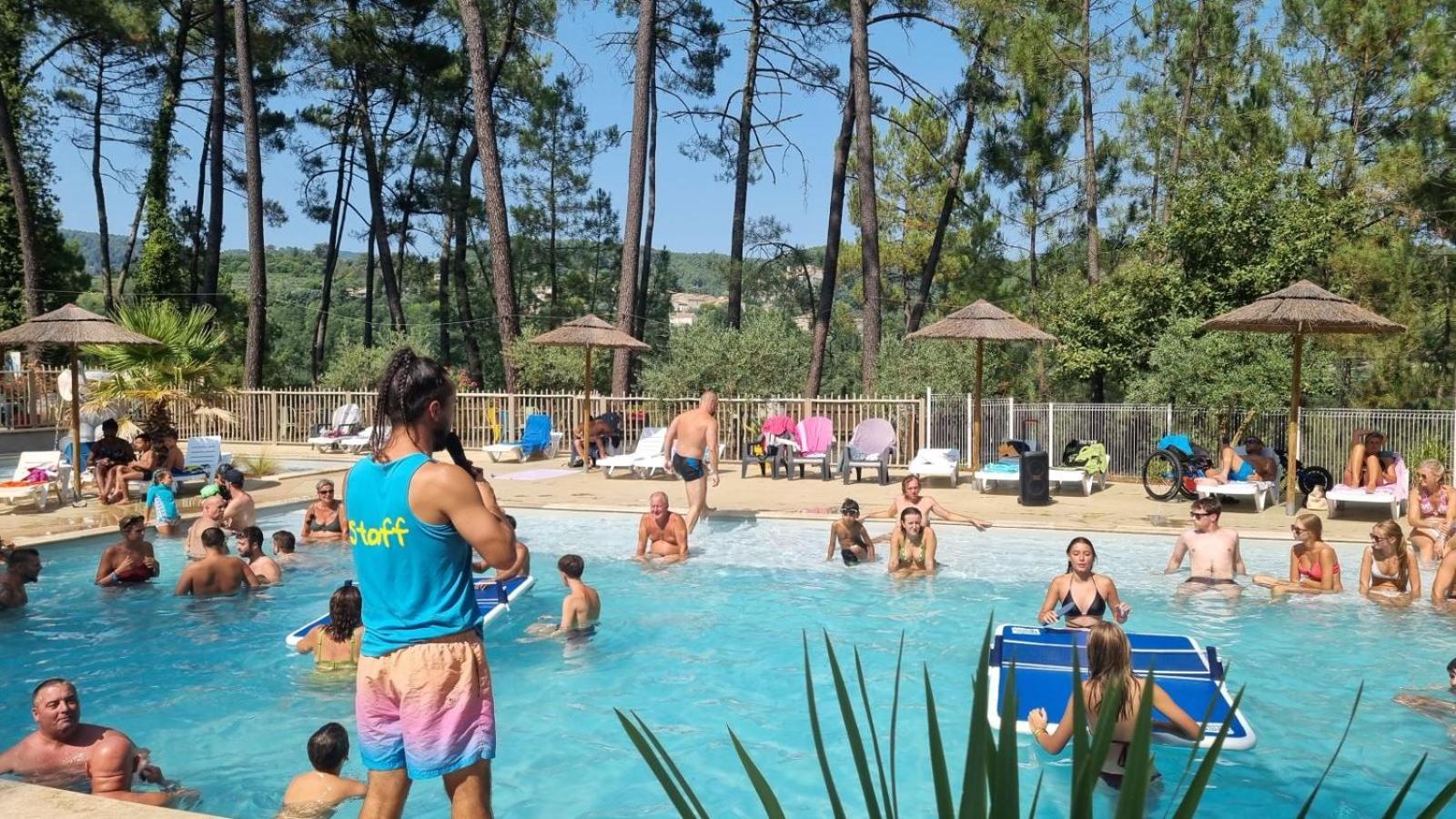 Village De Chalets Joyeuse Bagian luar foto