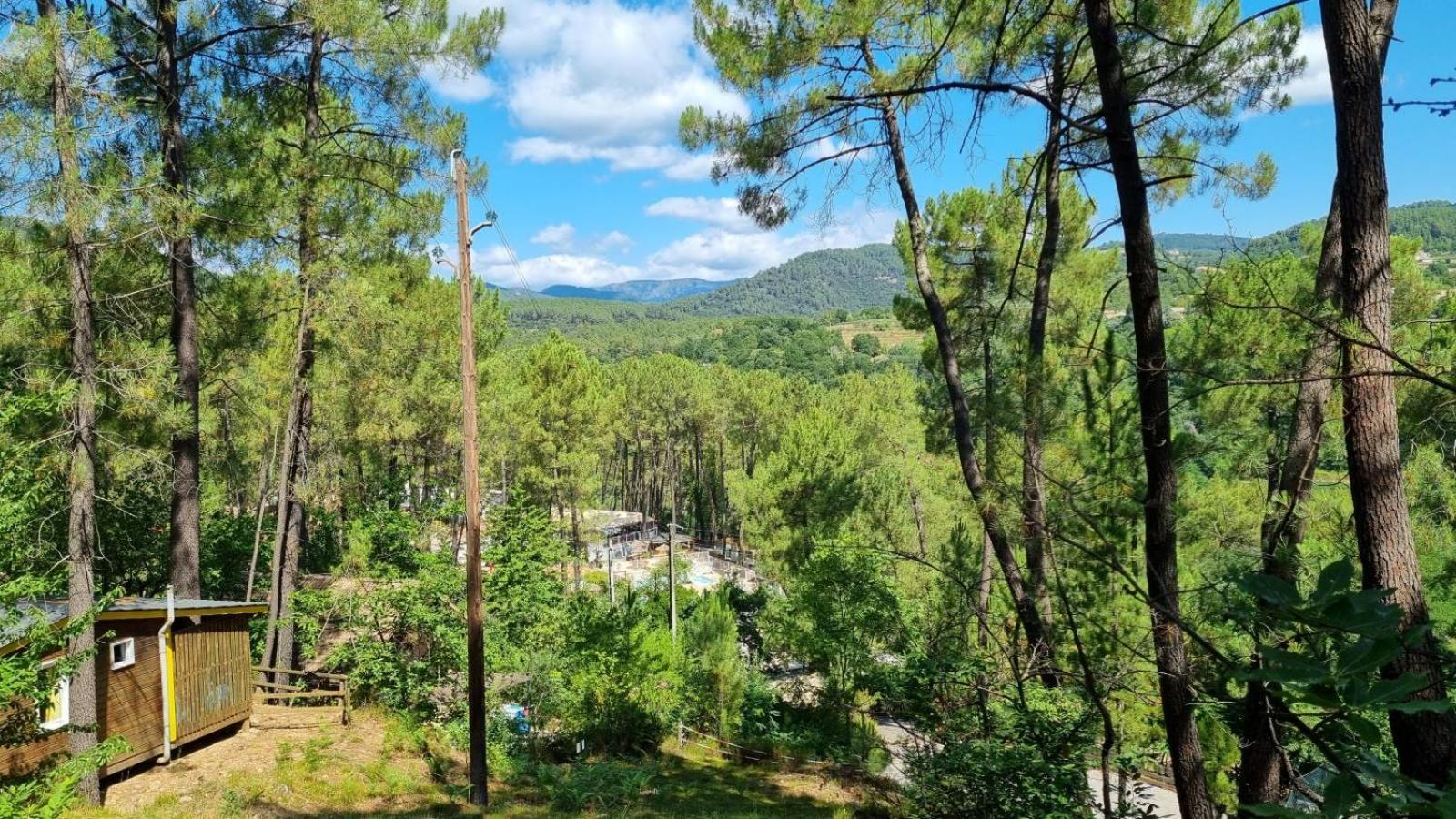 Village De Chalets Joyeuse Bagian luar foto