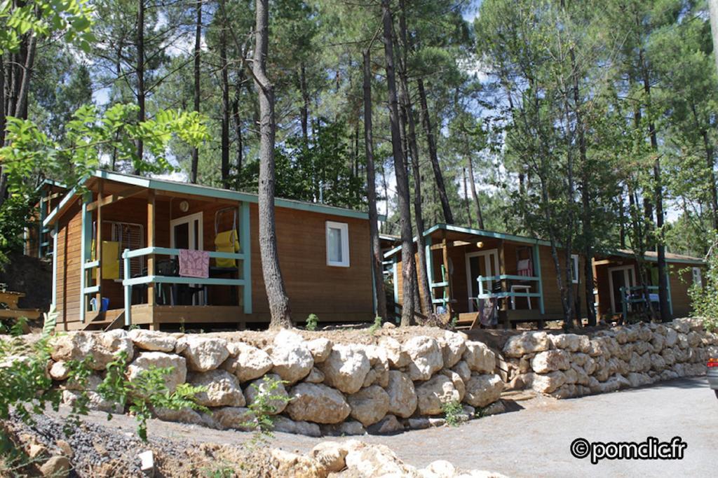 Village De Chalets Joyeuse Bagian luar foto